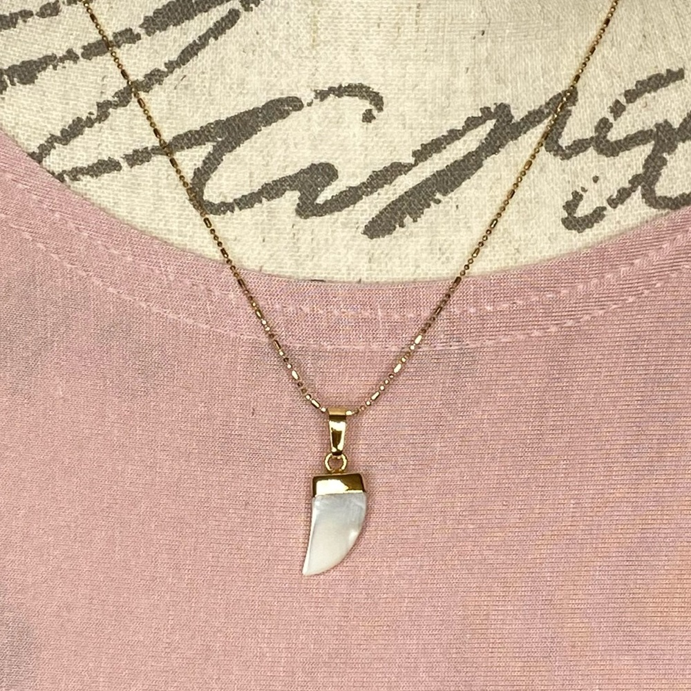 Mother of Pearl Necklace Horn Carved Shell BOHO Gold - Picture 5 of 16